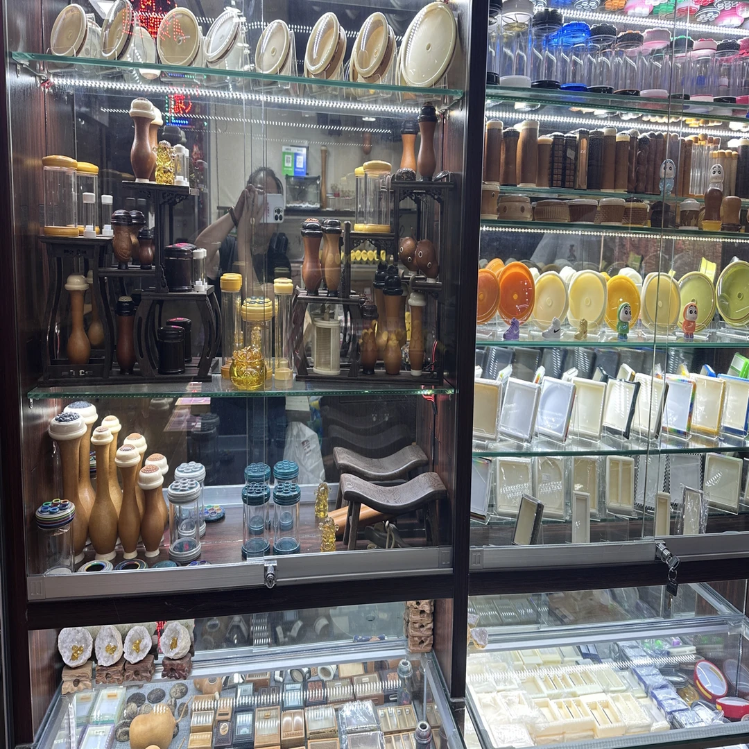 万商阿珍鸣虫店 经营各类鸣虫及虫具