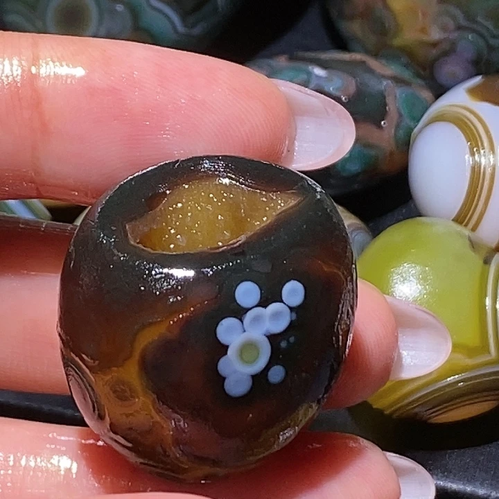 玛瑙/玉髓未镶嵌珠宝奇石90