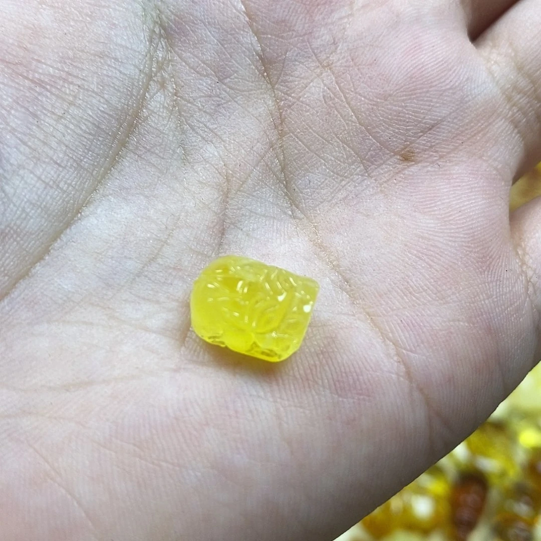 琥珀未镶嵌珠宝奇石