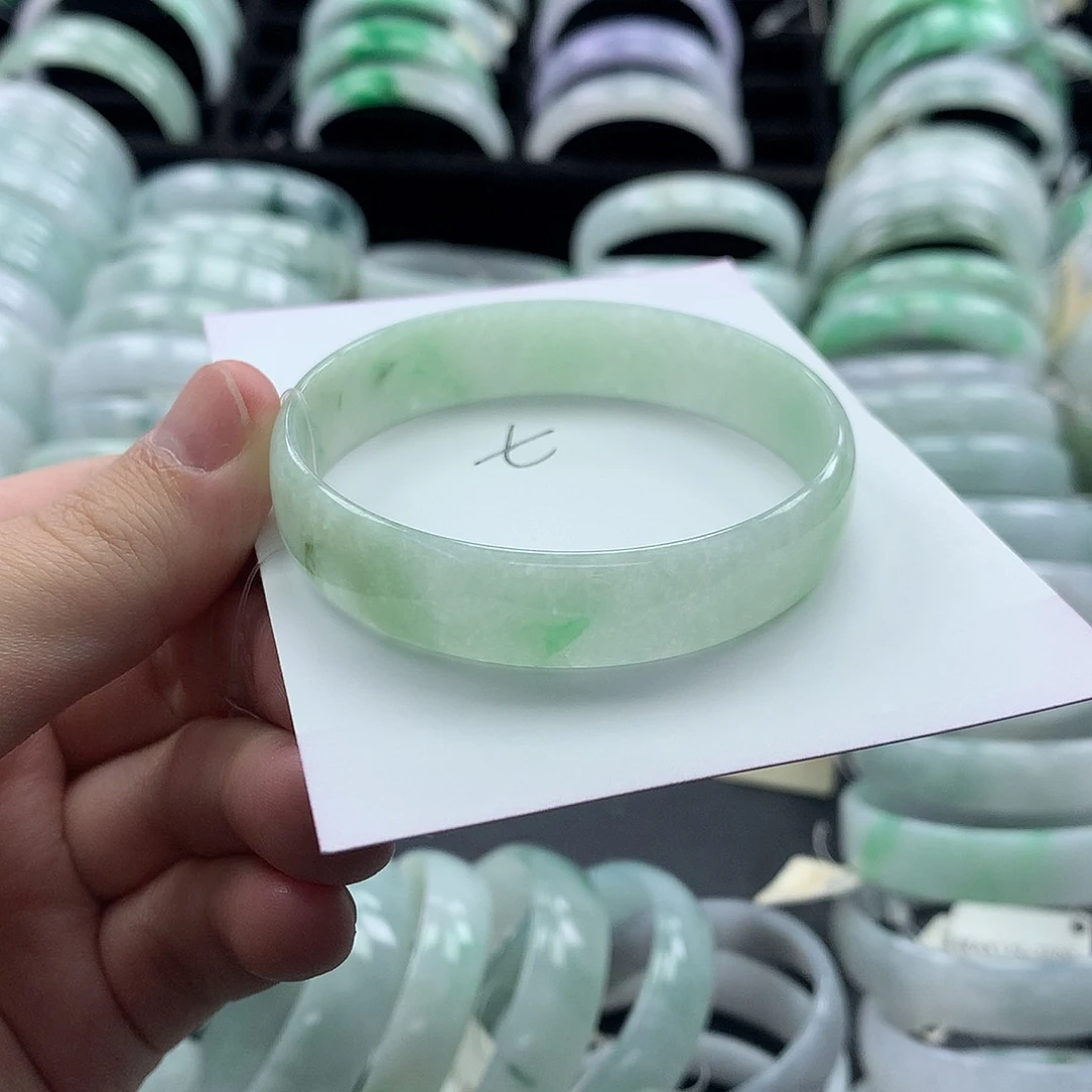 未镶嵌手镯翡翠公主