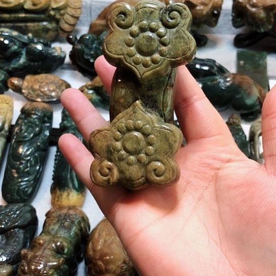 岫岩河磨玉（透闪石质玉）把件未镶嵌