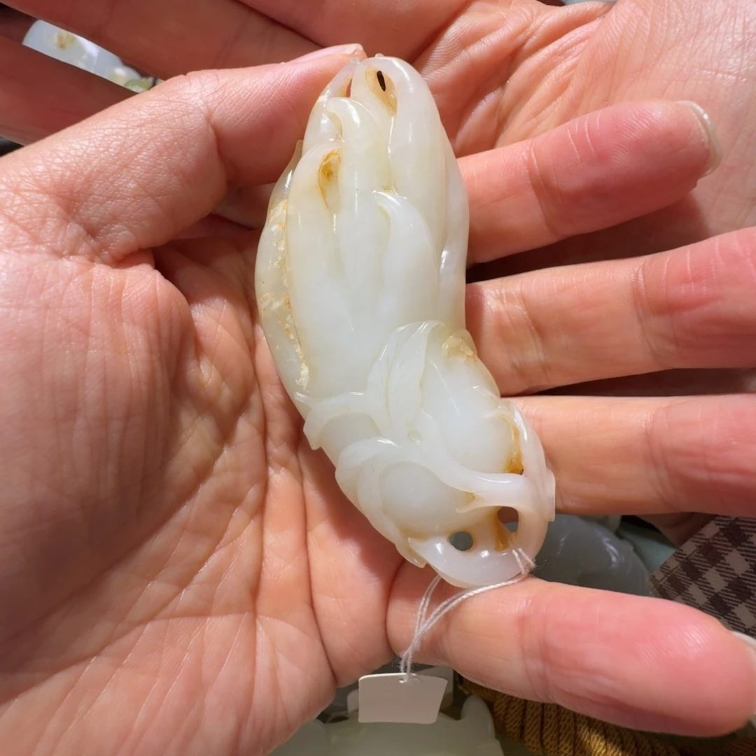 和田玉未镶嵌把件