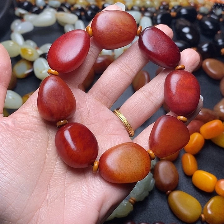 霍***鸿和田玉未镶嵌手链