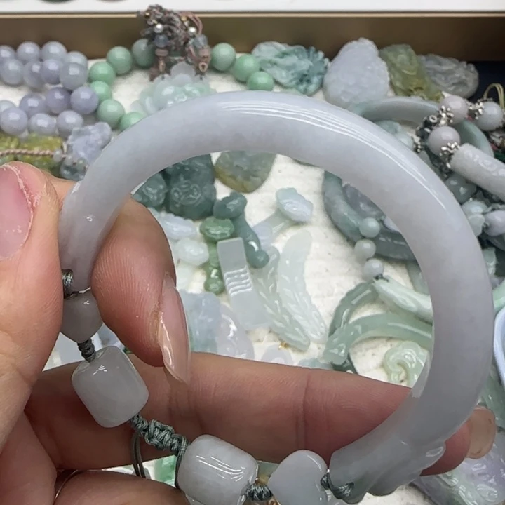 樱***儿未镶嵌手链翡翠半镯