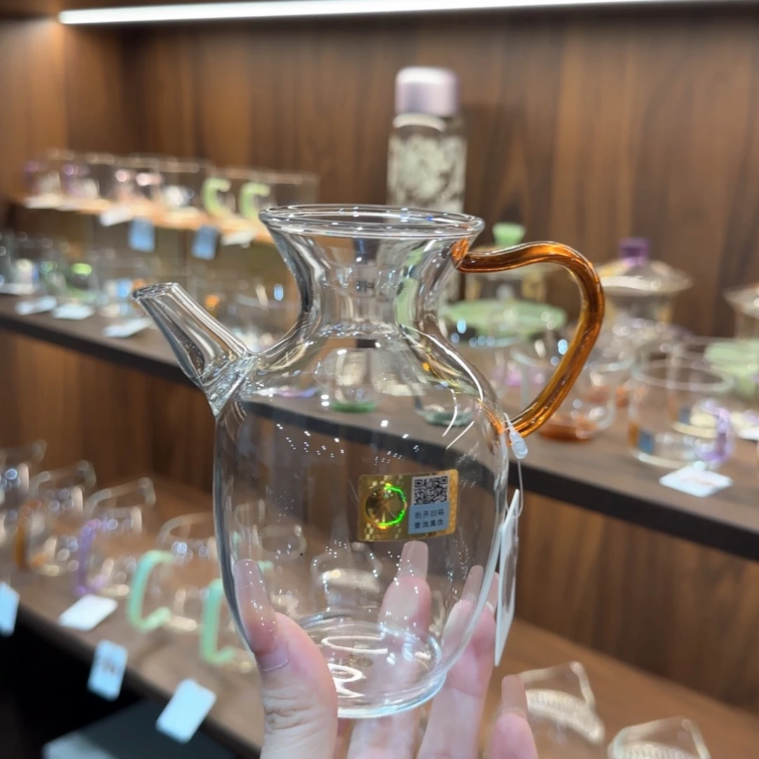 禾器昭然琥珀色，。。。