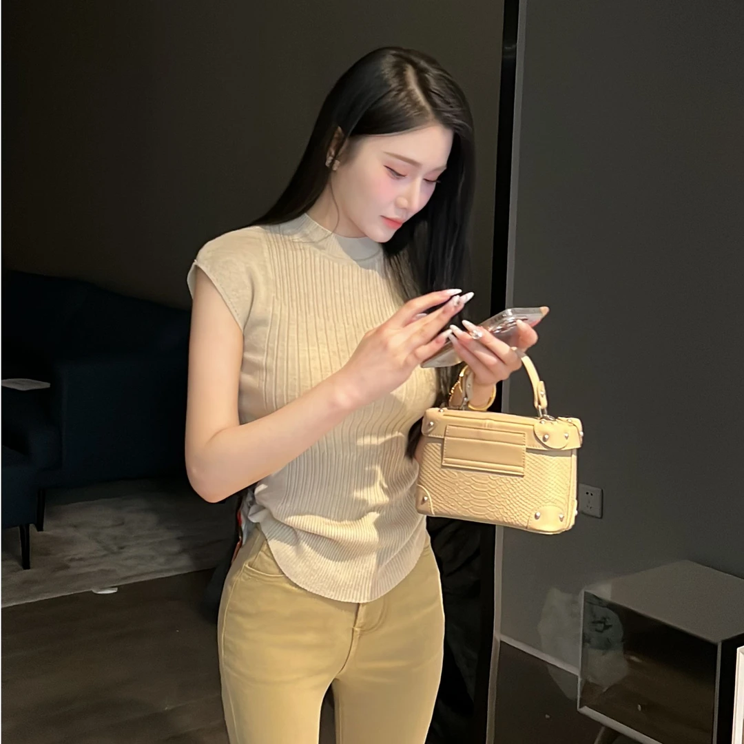 希野逸儿/韩系气质优雅修身百搭显瘦半高领飞袖米色针织上衣女