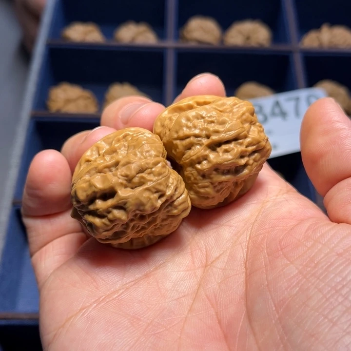 文玩核桃把件蛤蟆8470