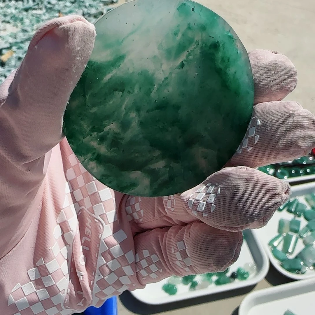 石英质玉颈饰未镶嵌