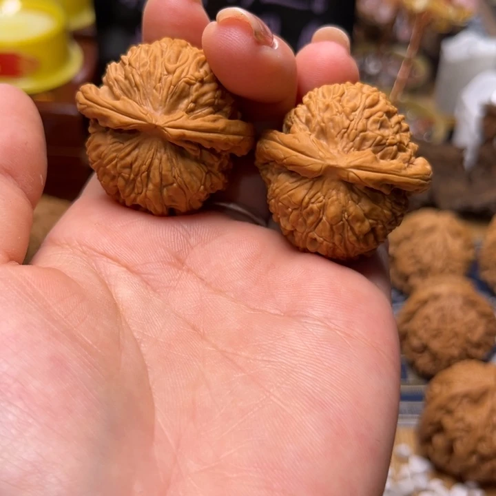 文玩核桃把件38尺白狮16