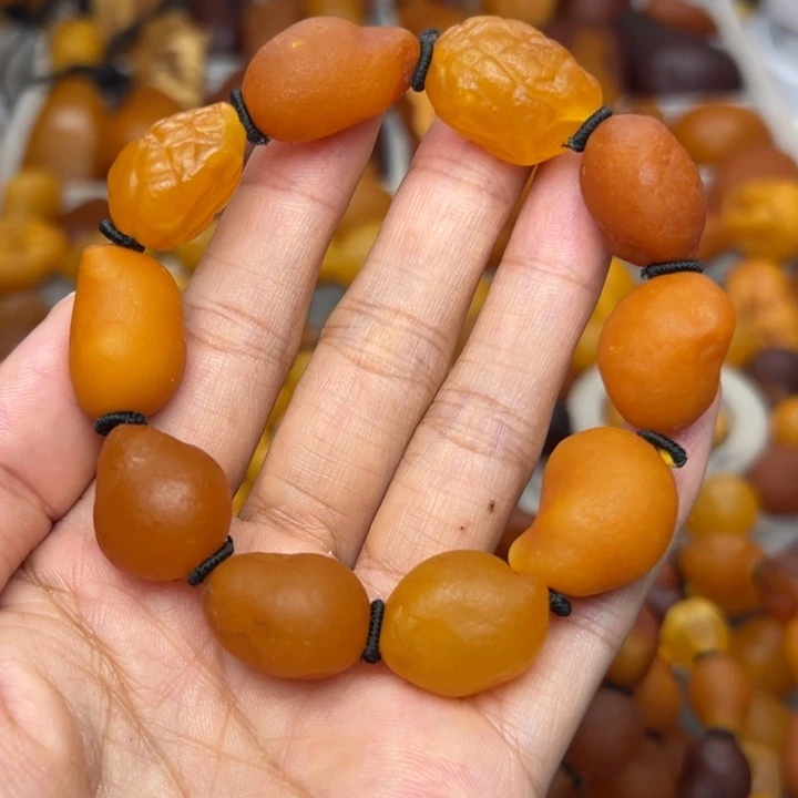 琥珀未镶嵌颈饰天然蜜蜡