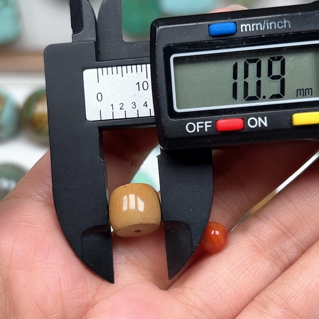 南红玛瑙未镶嵌珠宝奇石