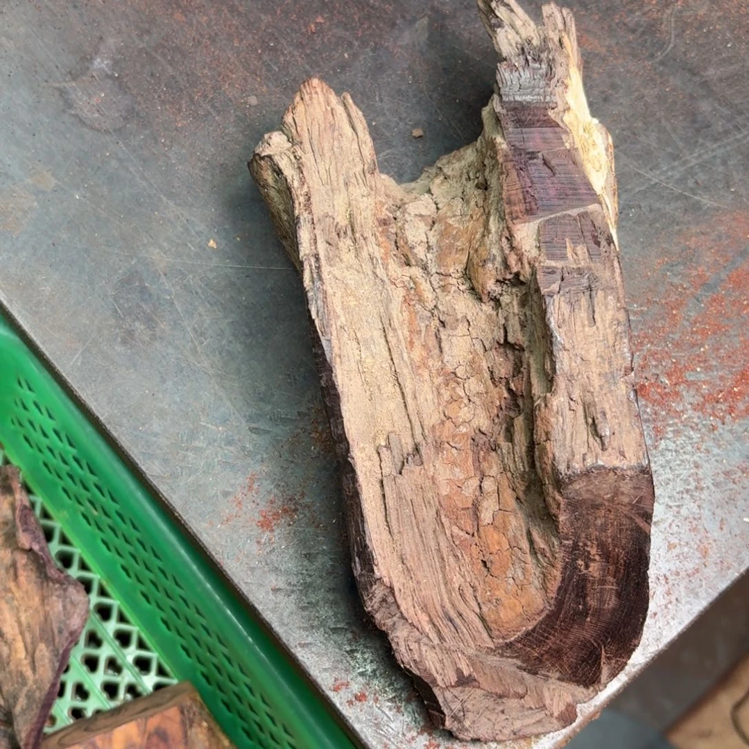 w***e黄花梨/降香黄檀手串海南黄花梨原料定制（不退不换）