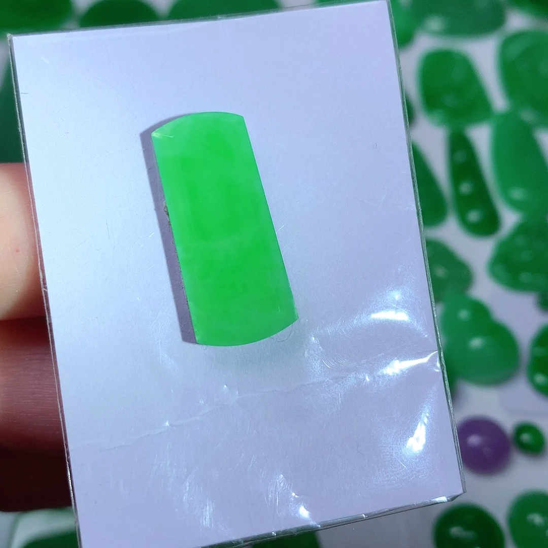 翡翠颈饰未镶嵌天然翡翠