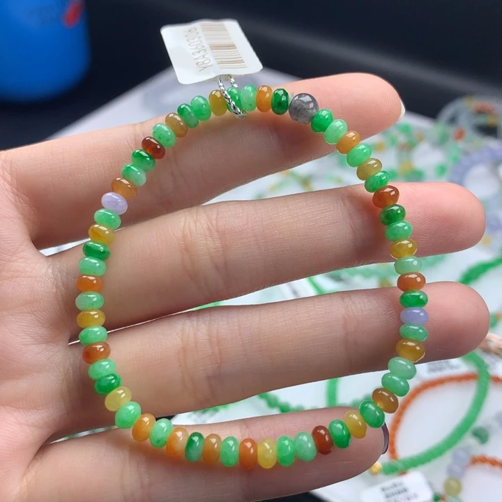 翡翠手镯未镶嵌卡