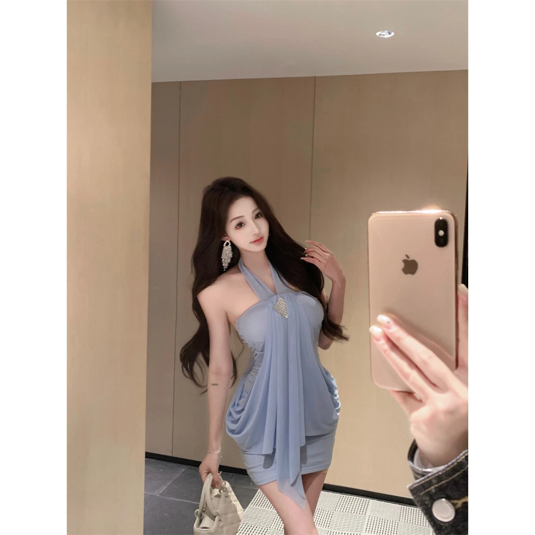 纯欲风露背挂脖抹胸连衣裙女夏季蓝色修身裙子设计感收腰包臀短裙