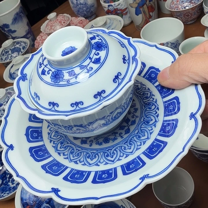 手绘三才宝箱盖碗