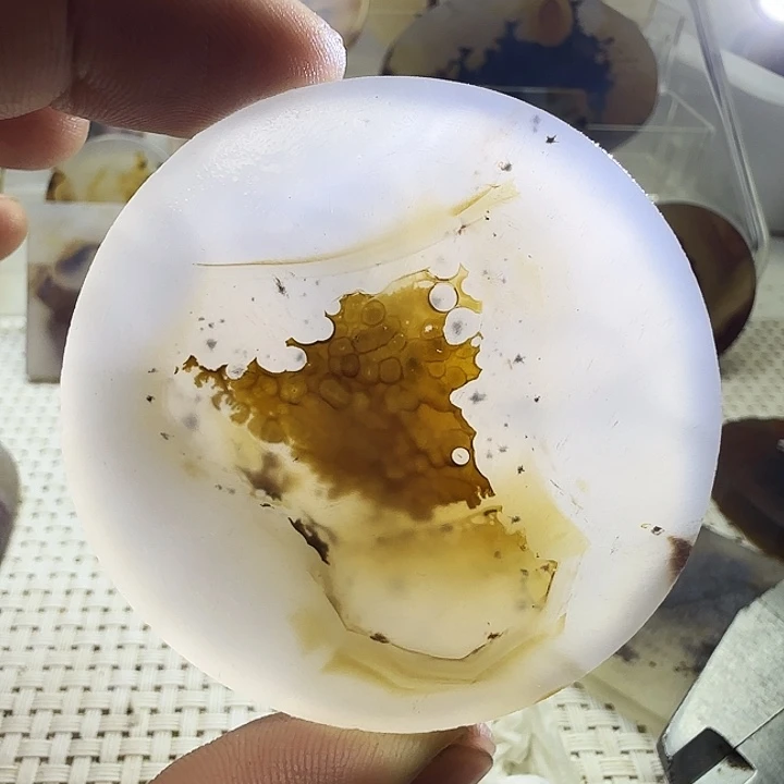 玛瑙/玉髓未镶嵌珠宝奇石