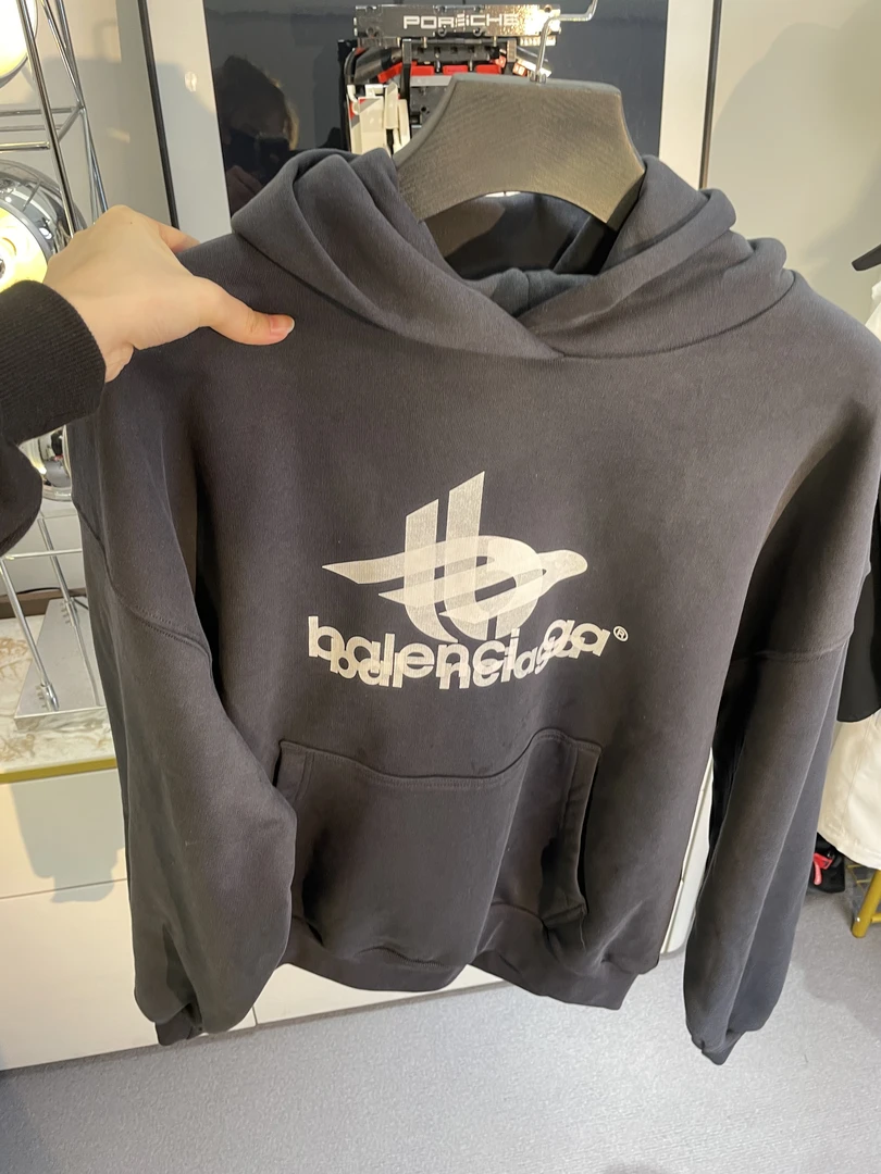 钱老板 巴子字母loog连帽卫衣