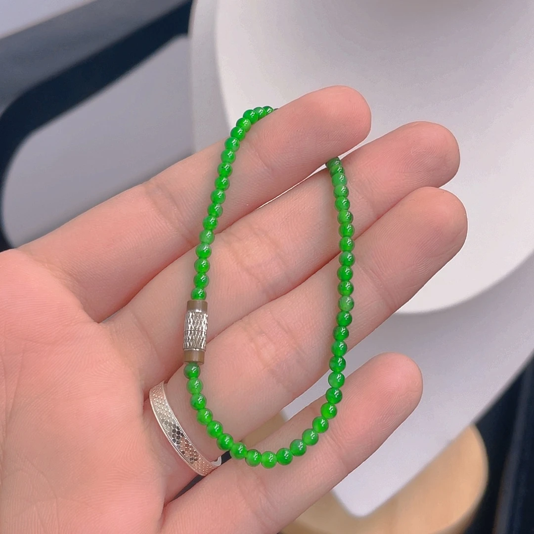 翡翠未镶嵌颈饰