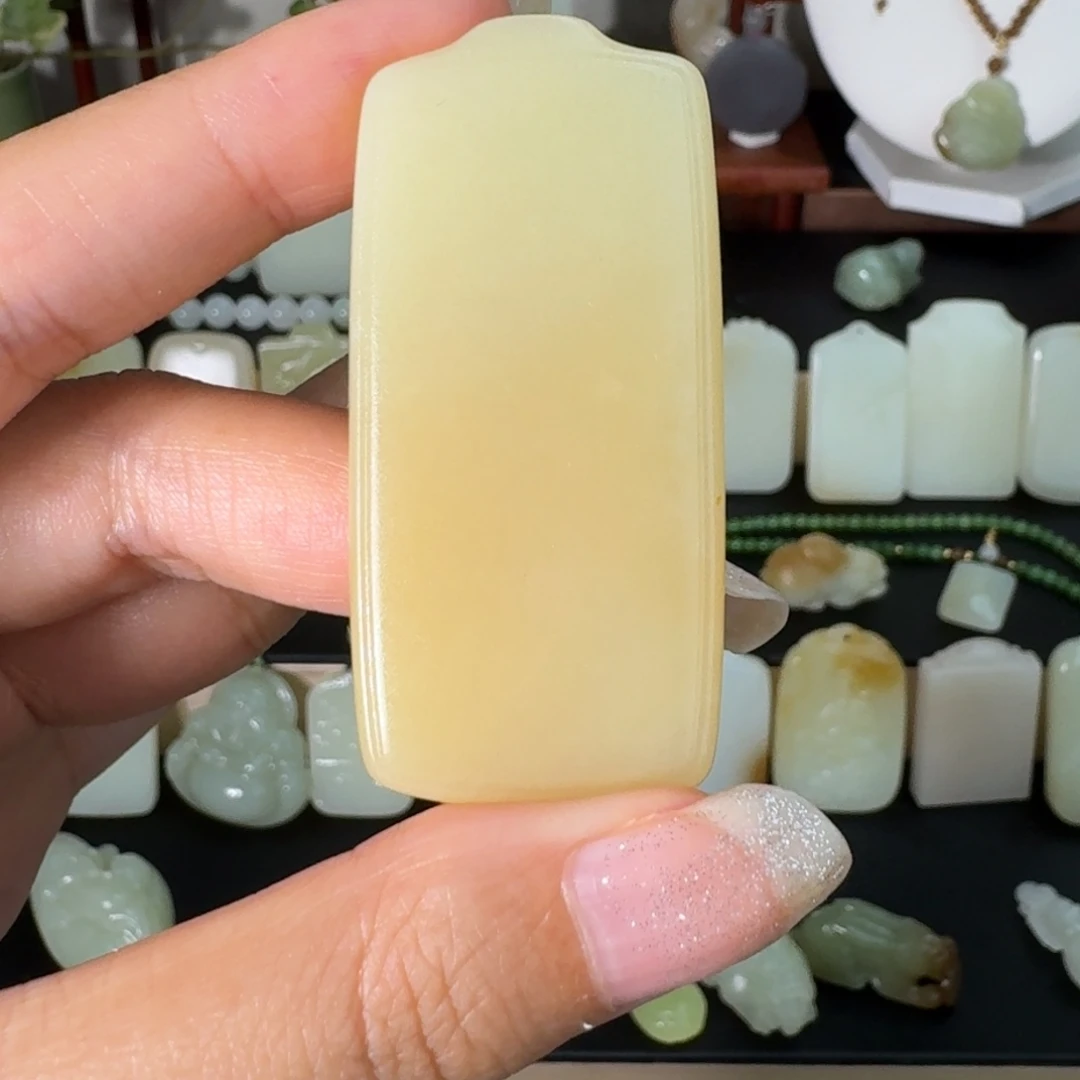 自***猜和田玉未镶嵌颈饰