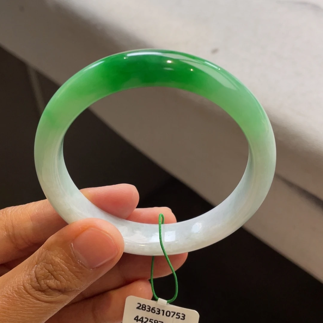 翡翠未镶嵌手镯白底青手镯【强推】