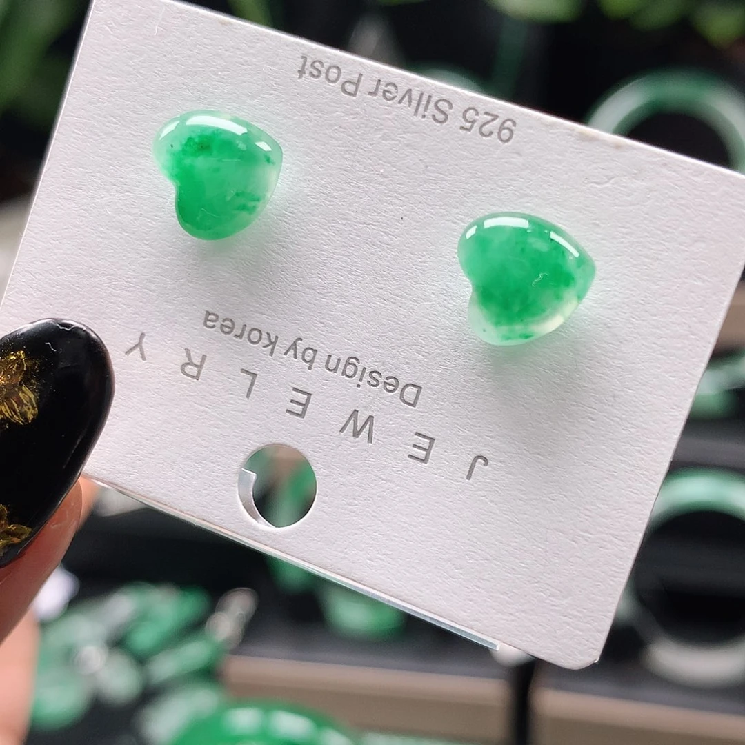 石英质玉未镶嵌耳饰
