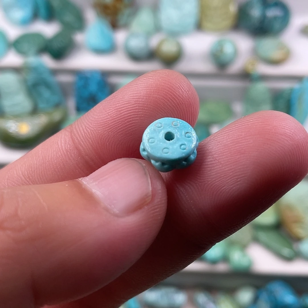 绿松石未镶嵌颈饰