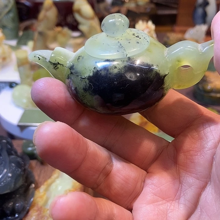 蛇纹石玉未镶嵌珠宝奇石