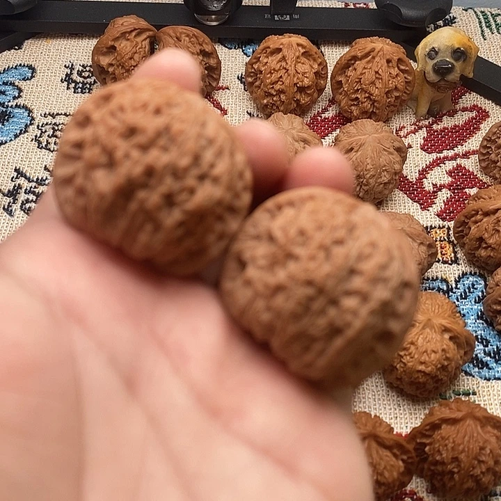 文玩核桃把件血麒麟