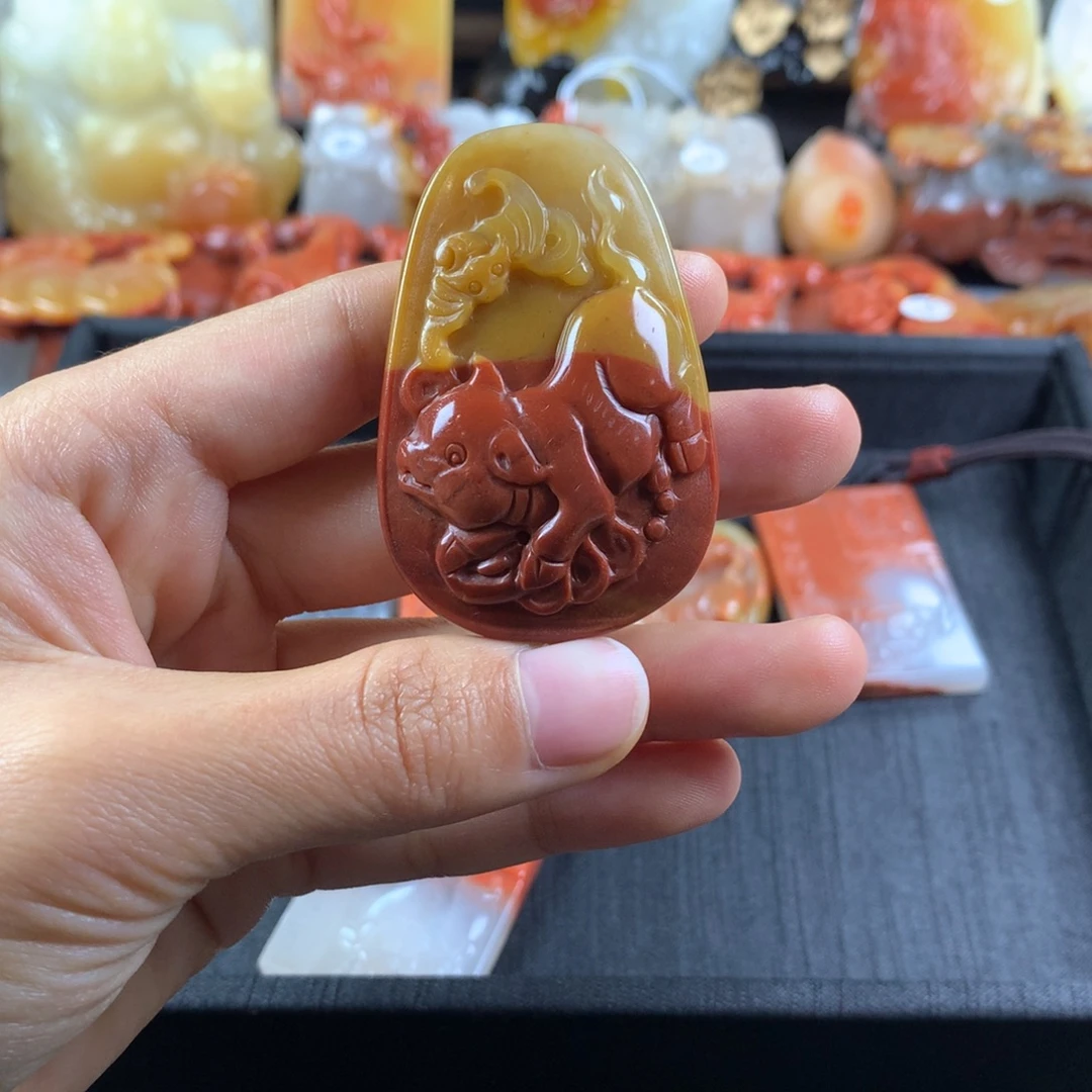 诗***️石英质玉（黄龙玉）未镶嵌挂件