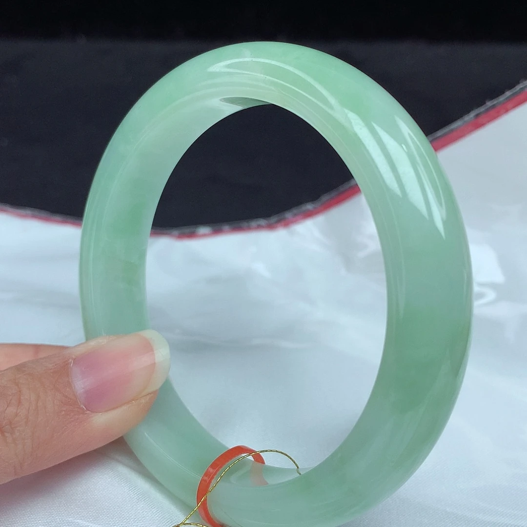 翡翠手镯未镶嵌61圈3879