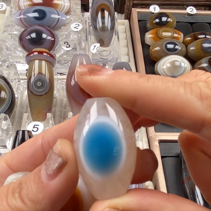 坤****玛瑙/玉髓未镶嵌颈饰