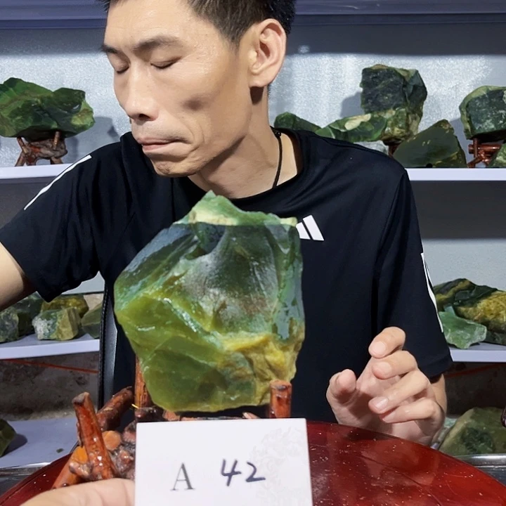 自***，蛇纹石玉未镶嵌珠宝奇石原料