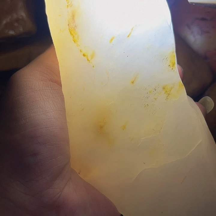 乡***夫老挝石黄蜡石传说