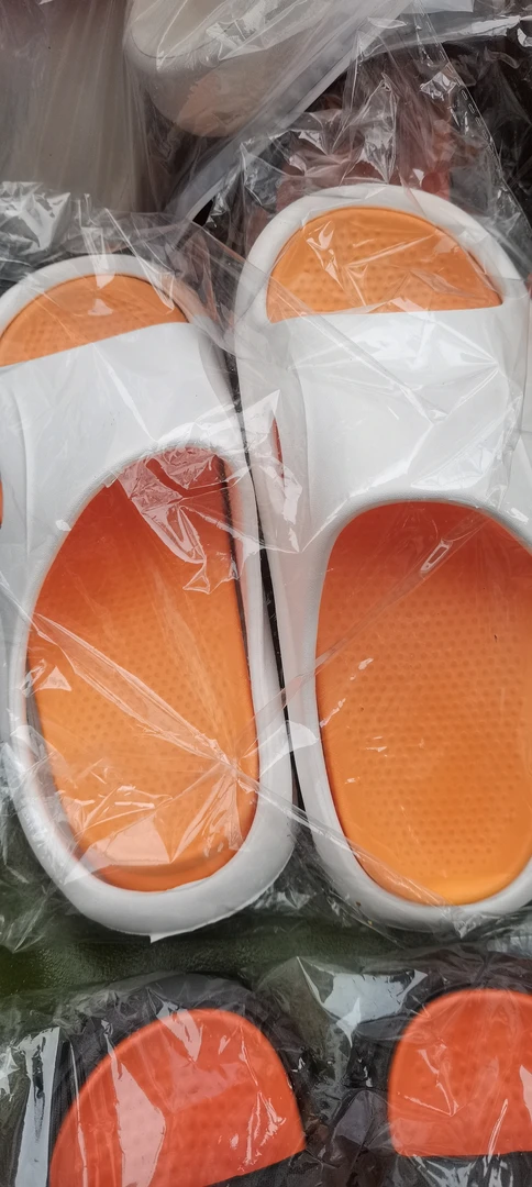 儿童，大人，凉拖鞋。洞洞鞋