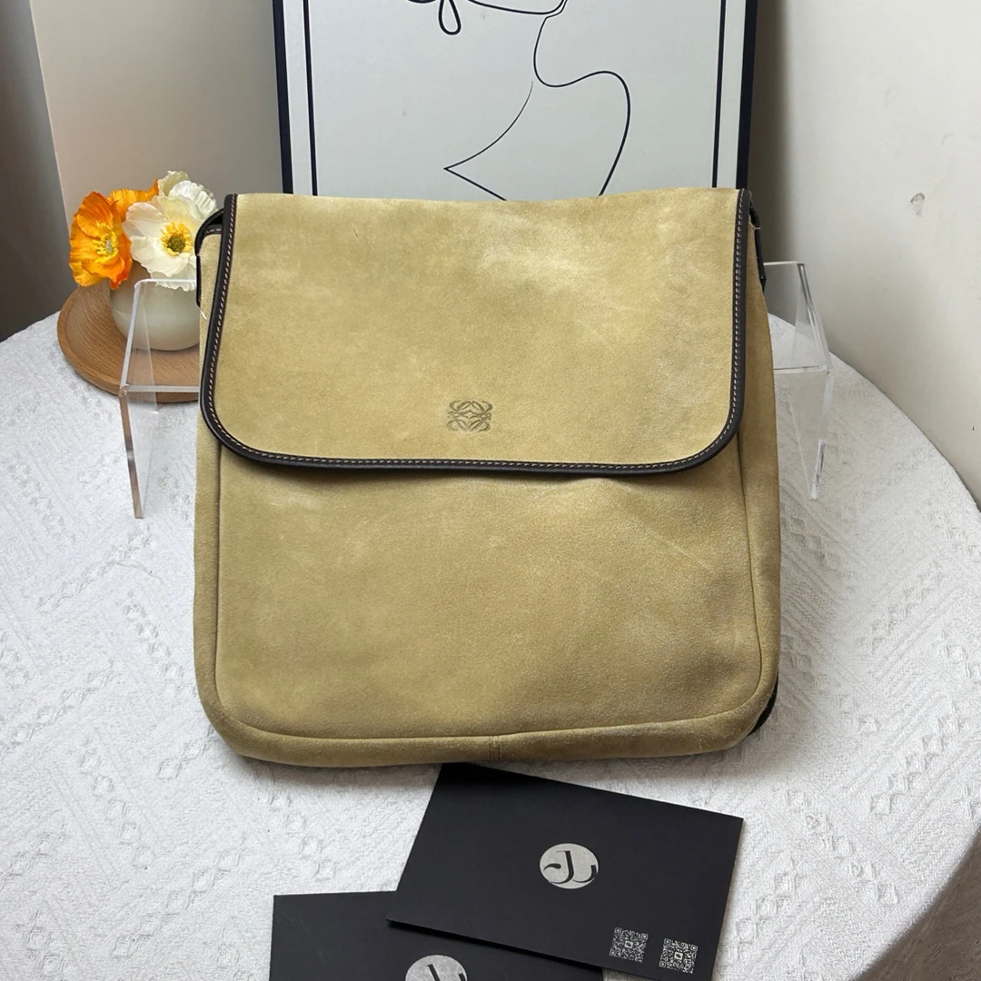 99新 LOEWE/罗意威 斜挎 /JWS563