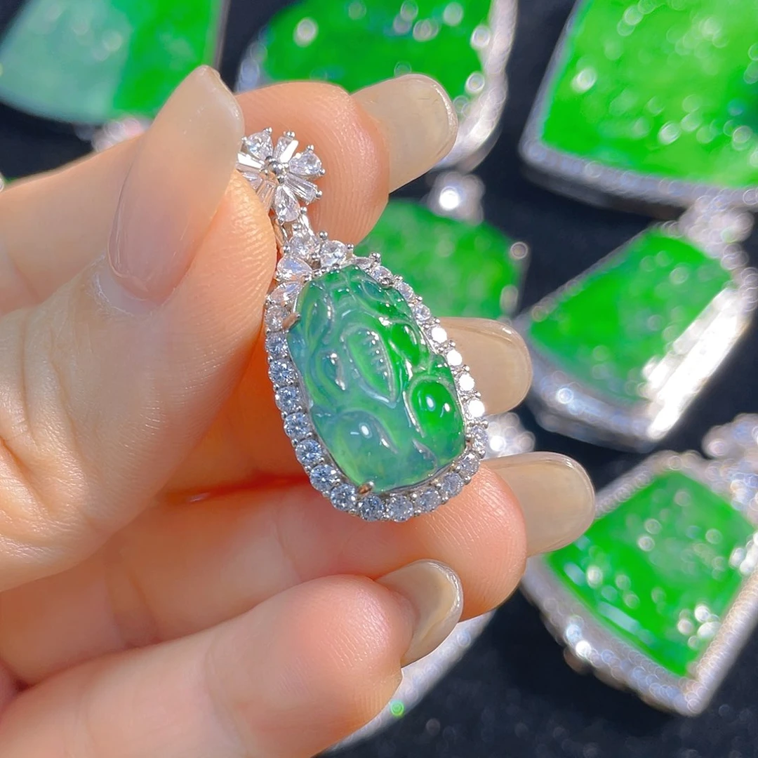 翡翠银S925镶嵌颈饰翡翠