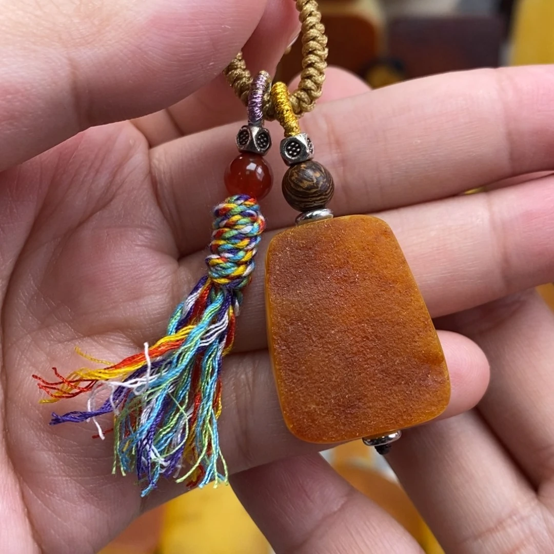 琥珀吊坠(赠链)未镶嵌