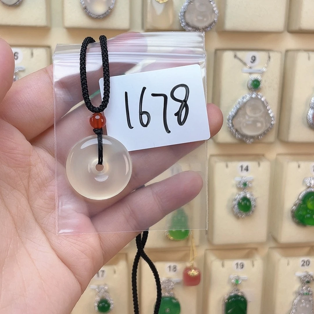 玛瑙/玉髓颈饰未镶嵌零*鱼