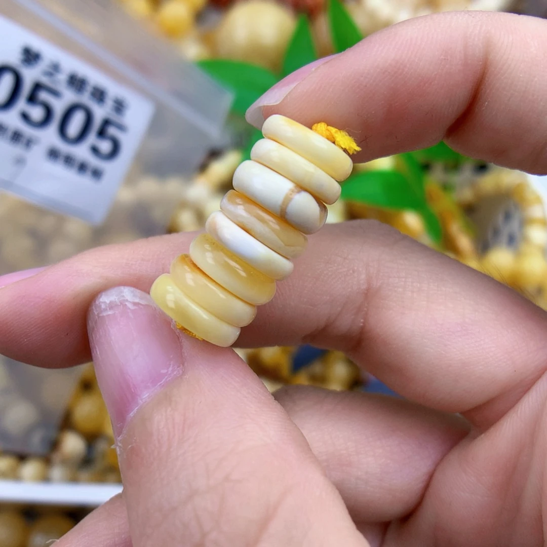 未镶嵌琥珀裸石10
