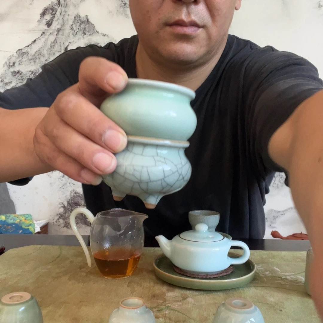 龙泉青釉瓷器香炉