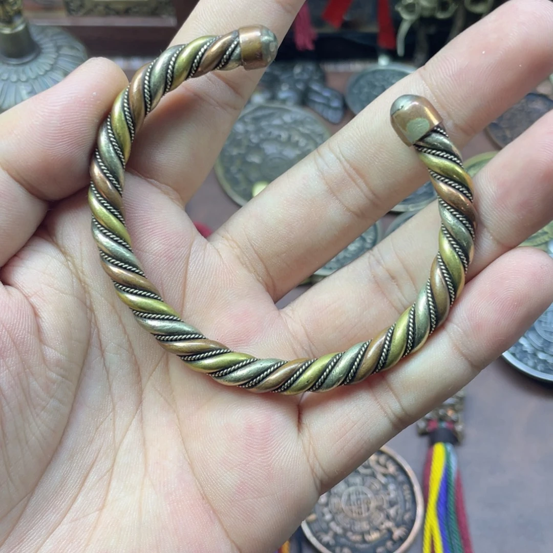 三色手工麻花手镯一个