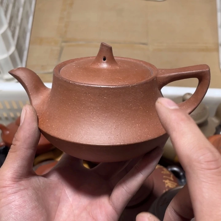 紫砂茶壶老厂紫砂壶一件。