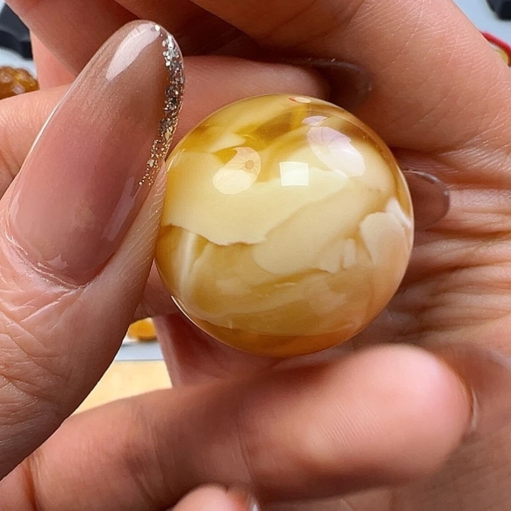 蜜蜡未镶嵌珠宝奇石