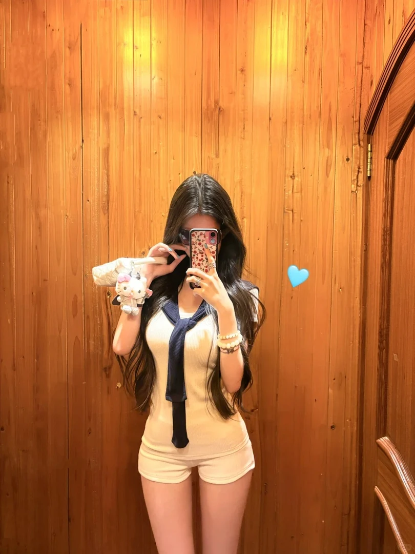 气质巨好看的夏装时尚套装女设计气质显瘦短袖披肩超短裤三件套女