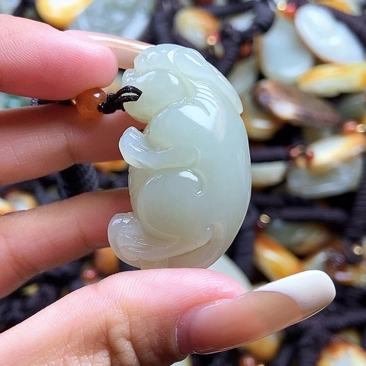 和田玉颈饰未镶嵌