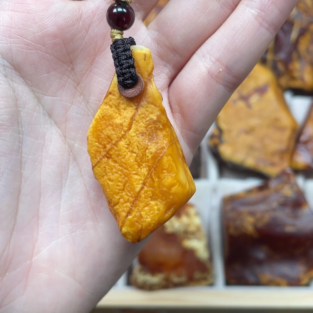 琥珀珠宝奇石未镶嵌