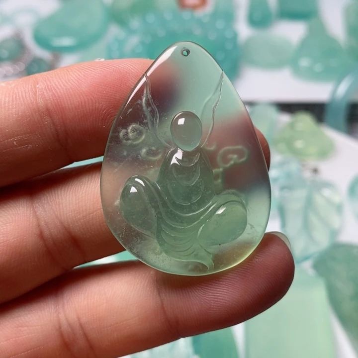 蛇纹石玉未镶嵌颈饰