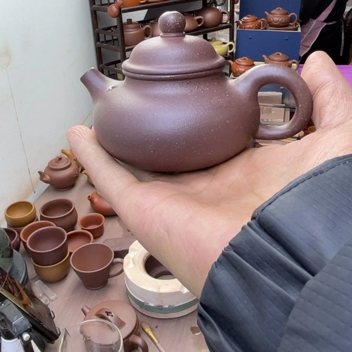 _***。茶壶紫砂封釉小容天羊角山紫泥容量约140毫升