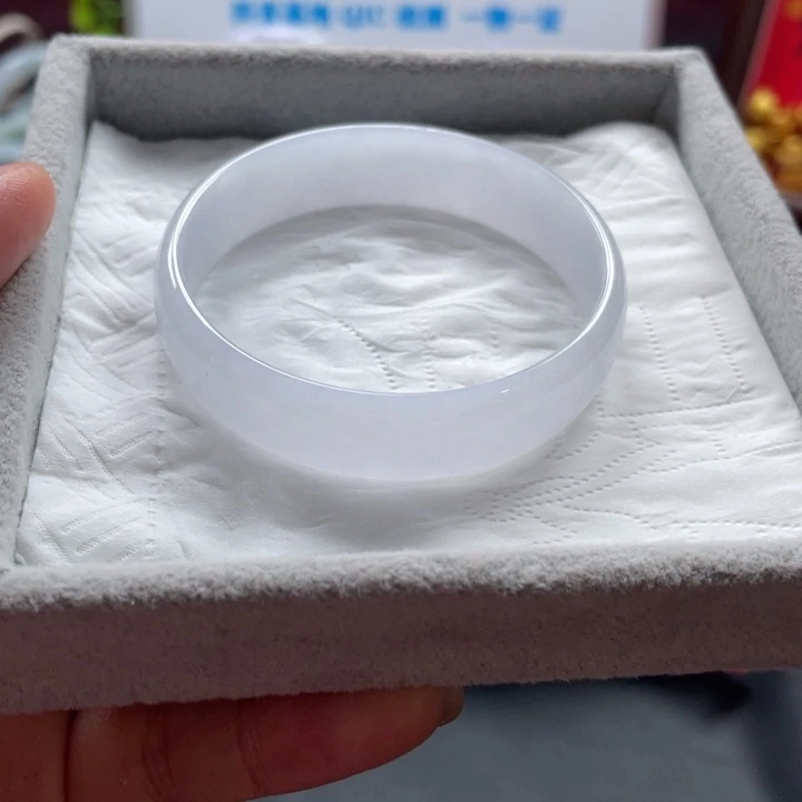 翡翠未镶嵌手镯手镯
